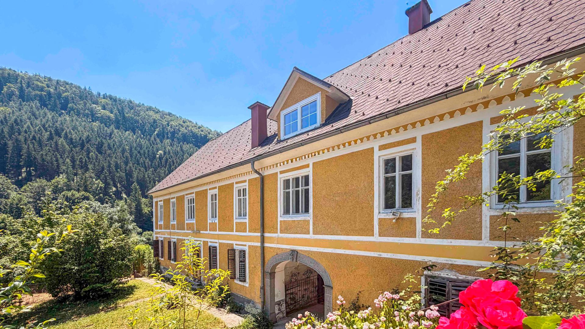 Land & Gut: Herrschaftlicher Gutshof. Eingebettet in der Natur des Ennstals.