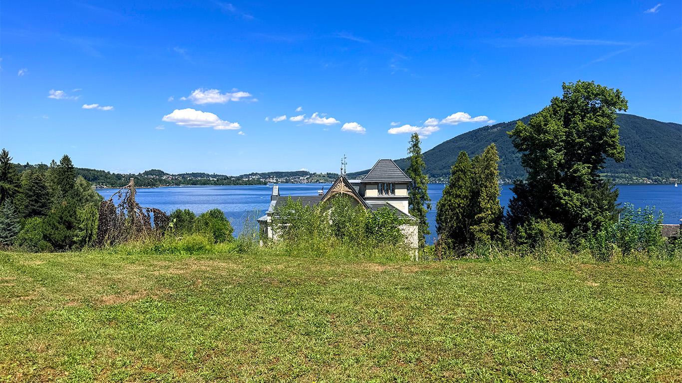 Logenplatz: Großes Grundstück mit Traunsee- & Traunsteinblick