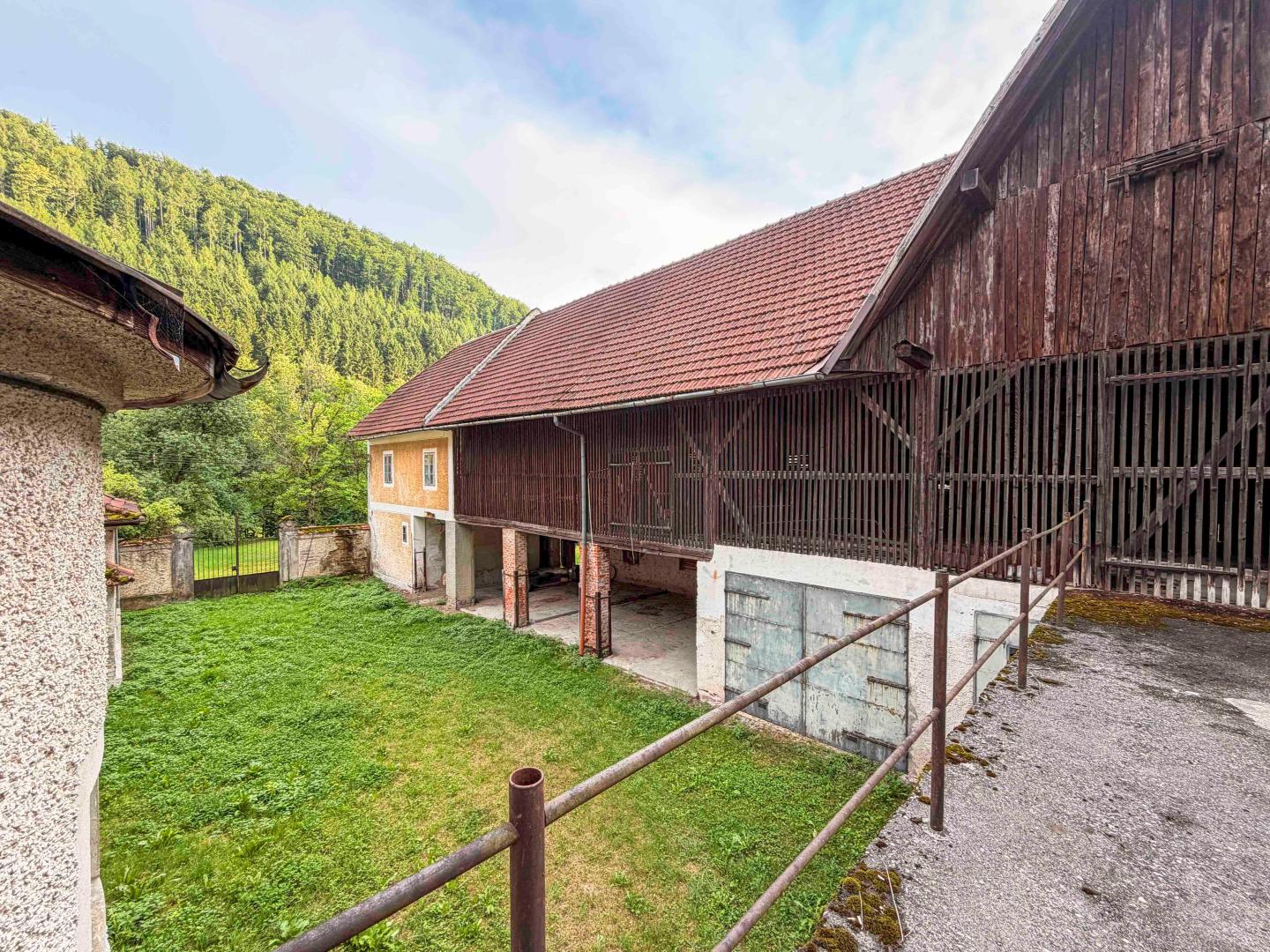 Land & Gut: Herrschaftlicher Gutshof. Eingebettet in der Natur des Ennstals.