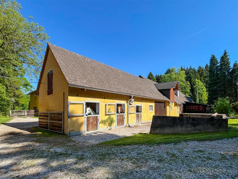 Land & Gut: Arrondiertes Gut in städtischer Alleinlage in Gmunden