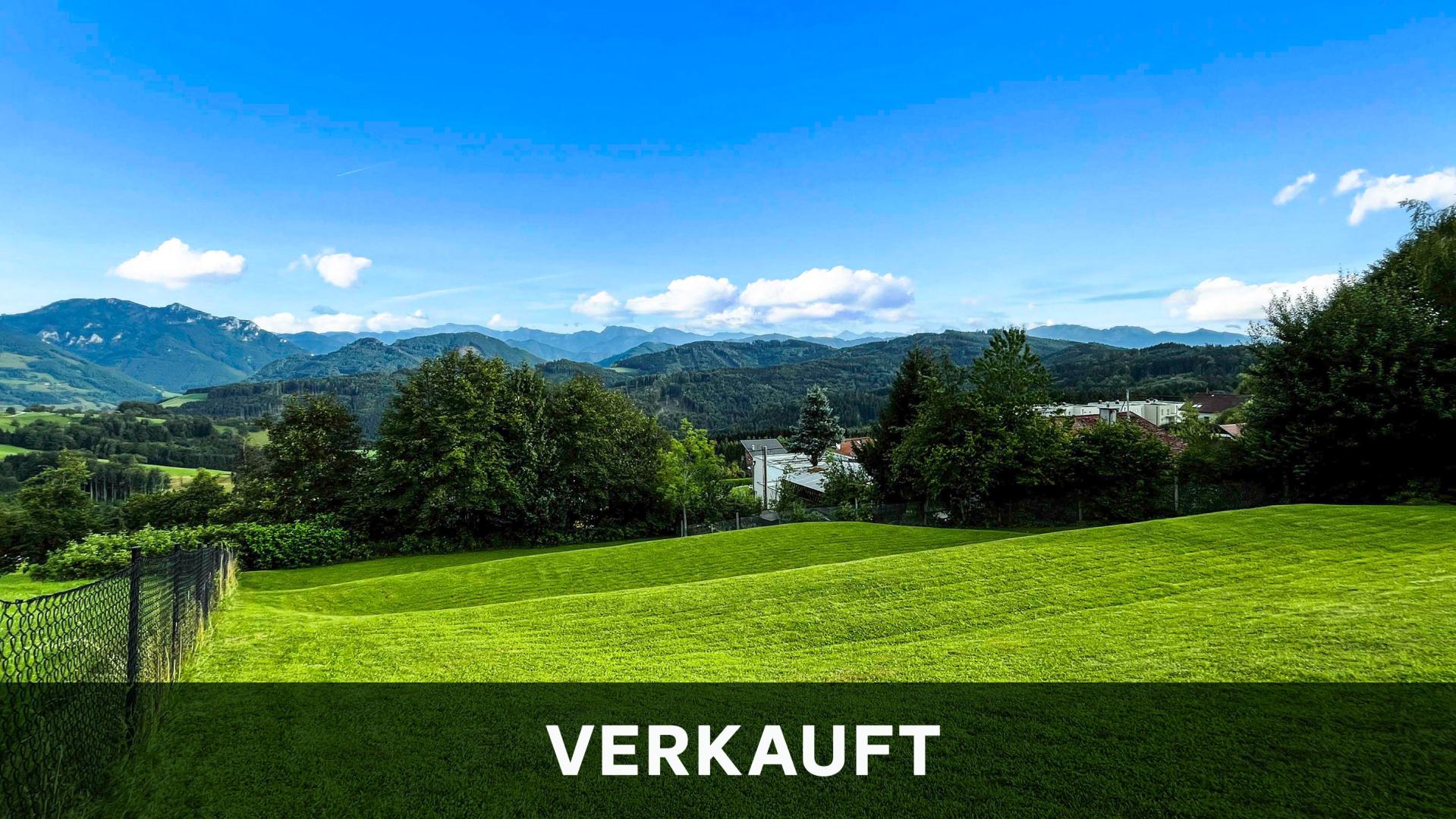 Traumhaftes Grundstück mit traumhaftem Berg-Panorama.
