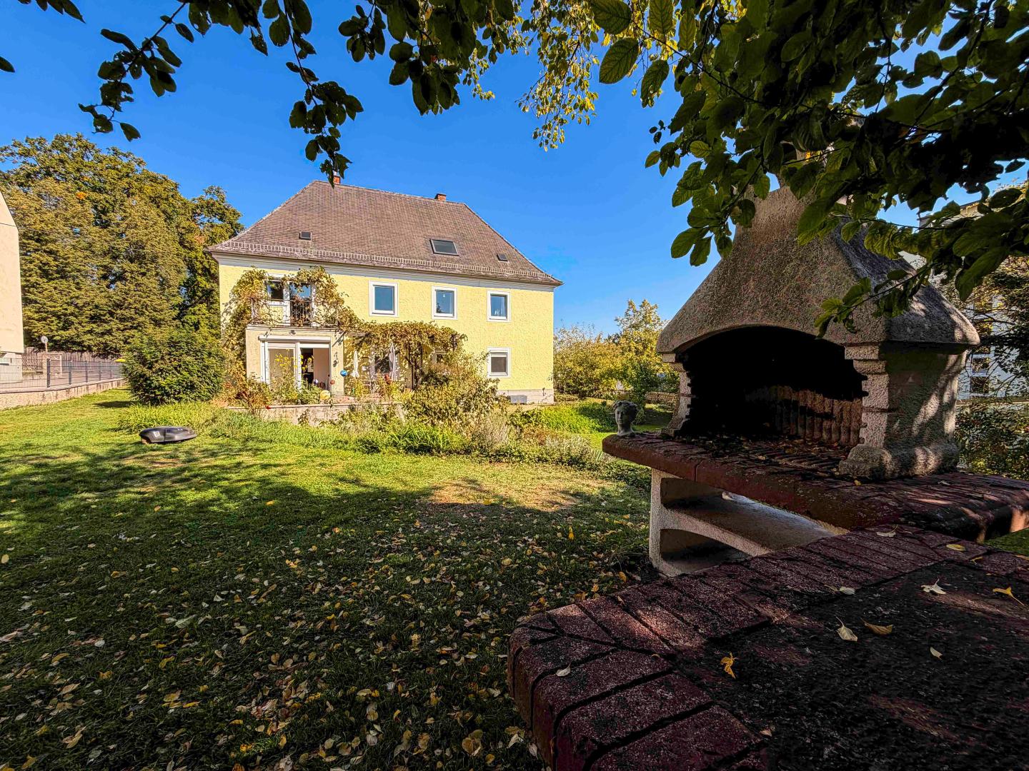 Linz: 148 m² - Einziehen & Wohlfühlen. Gartenwohnung mit Naturgarten.