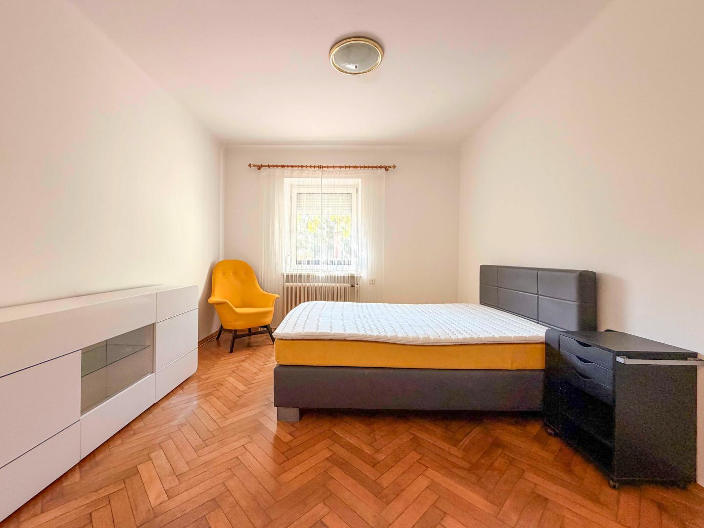 Linz: 148 m² - Einziehen & Wohlfühlen. Gartenwohnung mit Naturgarten.